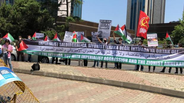 Friends of Palestine held a protest in front of the Israeli consulate: “Side with intifada, not with annexation!”