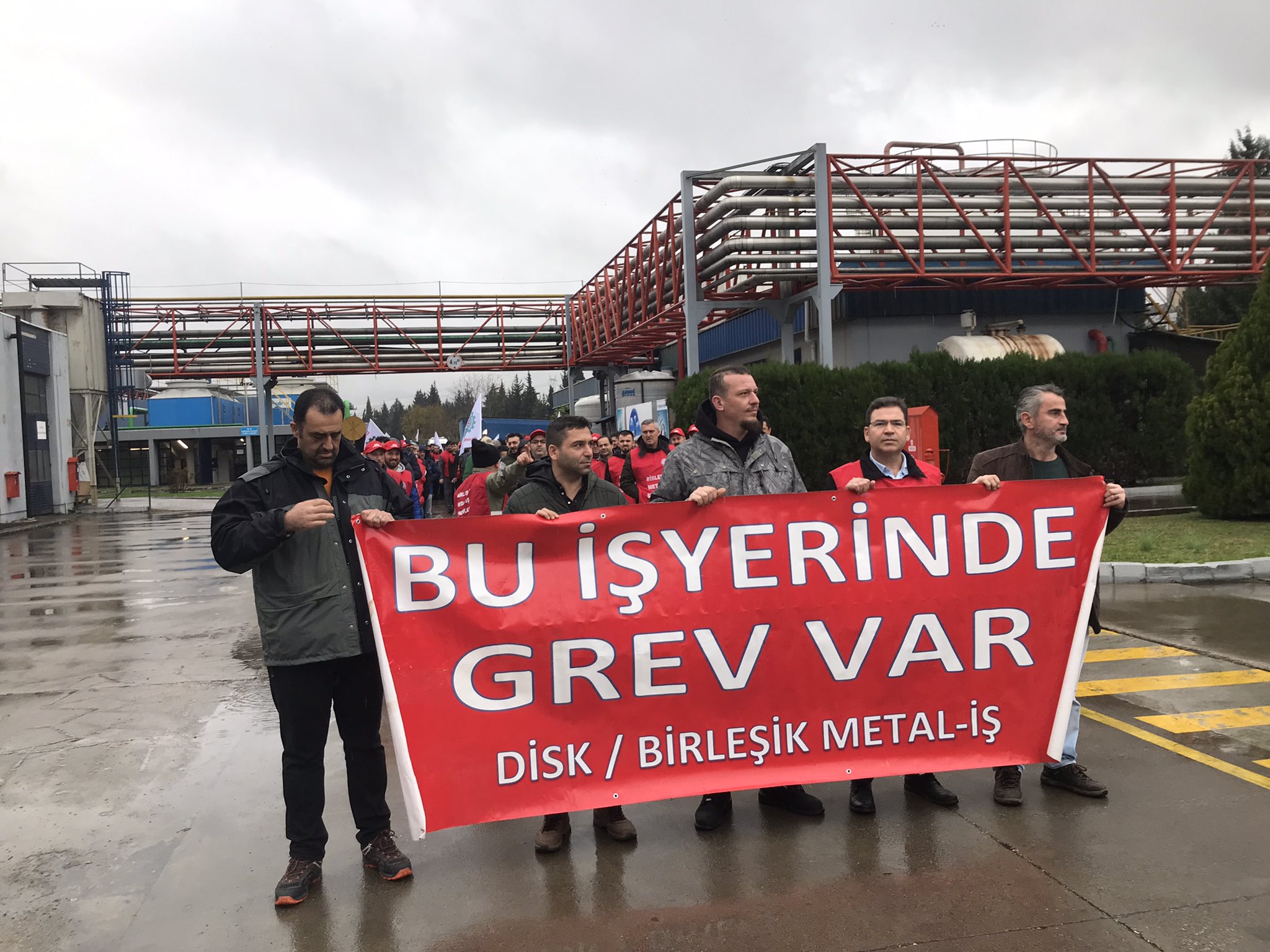 Bekaert grevinin yaktığı çoban ateşini harlanmalı! İşçi sınıfı masaya yumruğunu vurmalı!