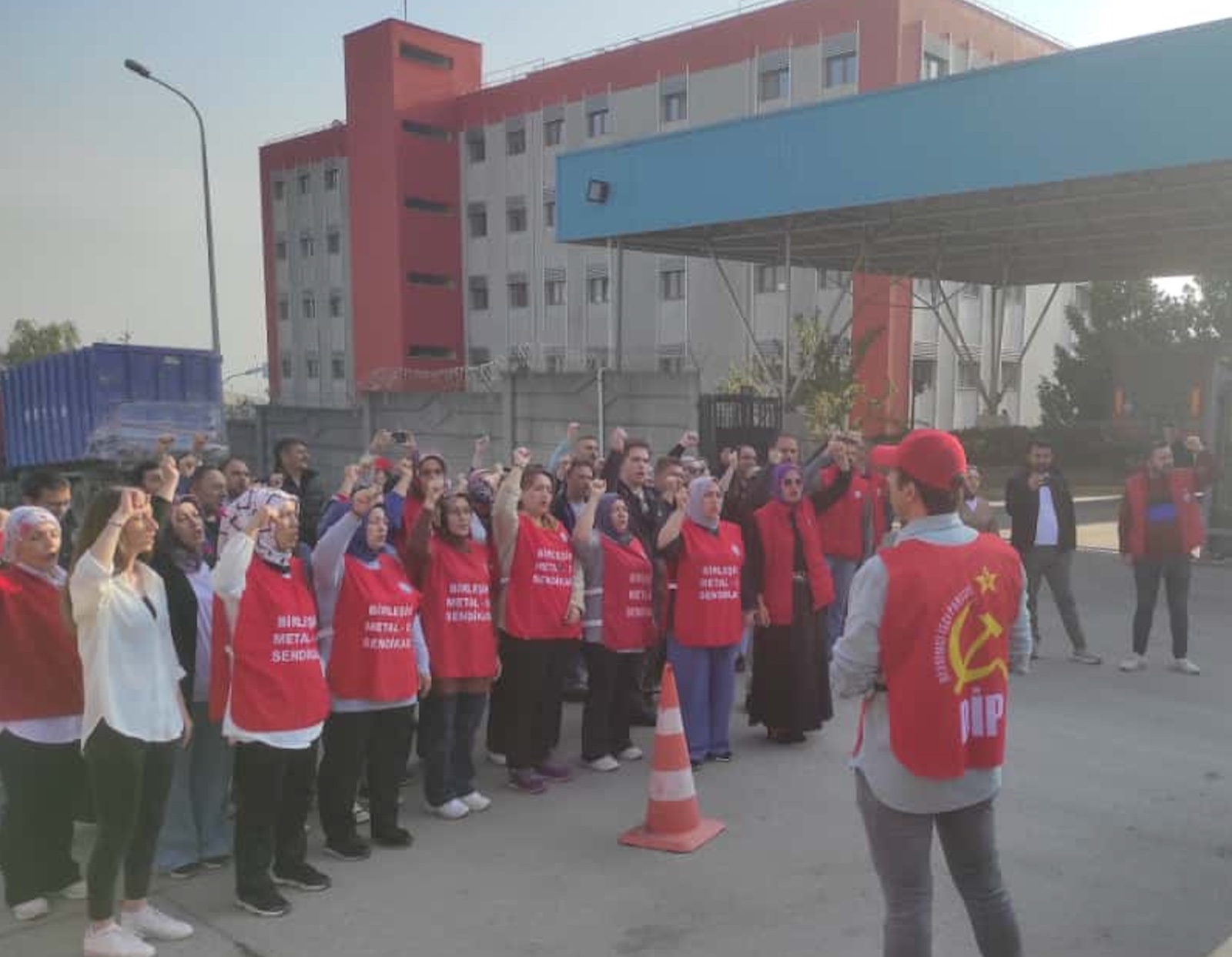 Smart Solar işçisi grevini zaferle taçlandıracak!