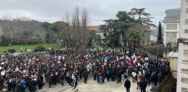 Boğaziçi Üniversitesi’nde kayyım yönetim, keyfi kararlarına karşı direnen öğrencilere çevik kuvvetle saldırdı! Üniversiteleri savunmak için örgütlü mücadeleyi büyütmeye!