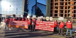 Neo Trend işçisi gasp edilen hakları için “hak verilmez alınır” diyerek direniyor! 