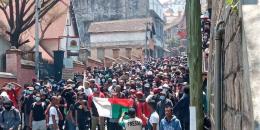 Madagaskar’da yas ve mücadele iç içe!