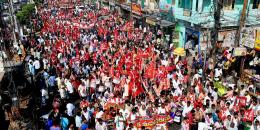 Hindistan emekçileri esnek çalışmaya karşı ayakta