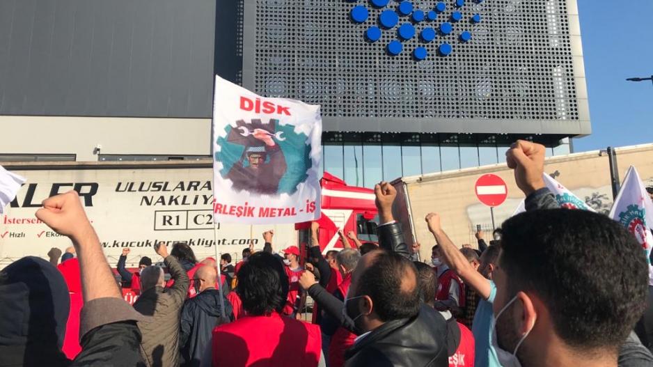 Hakları için örgütlenen Systemair HSK işçisi ekmek ve hürriyet direnişinde! 