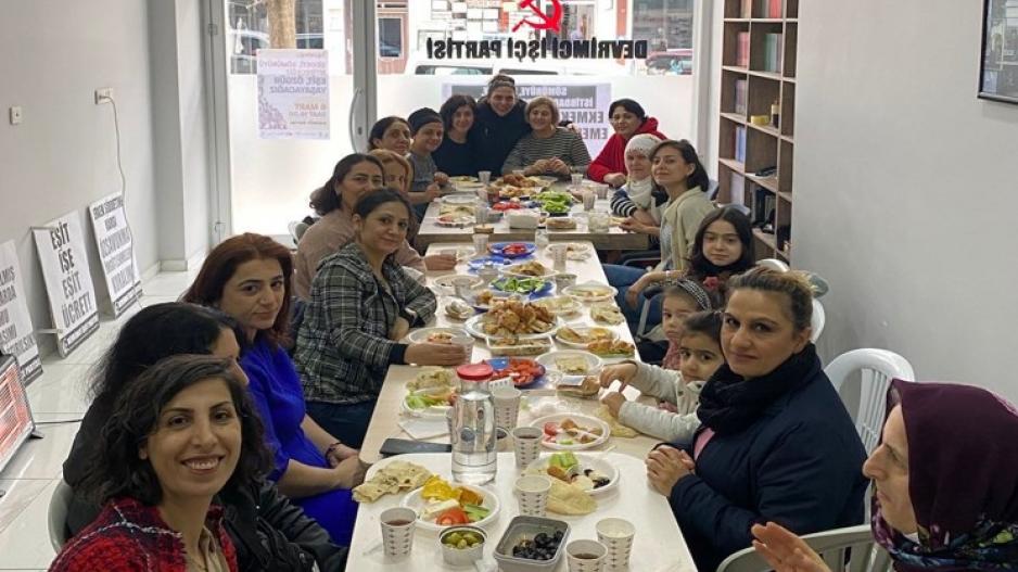 Emekçi kadınlar DİP İkitelli bürosunda bir araya geldi: “Ekmek, gül ve hürriyet istiyoruz!”