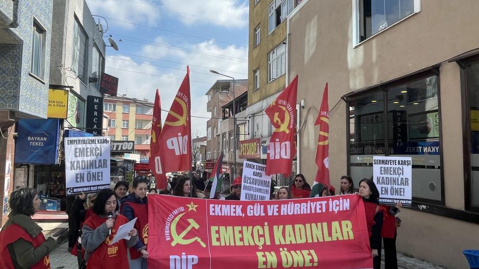 İstanbul İkitelli’de emekçi kadınlar Ekmek, Gül ve Hürriyet için alanlardaydı!