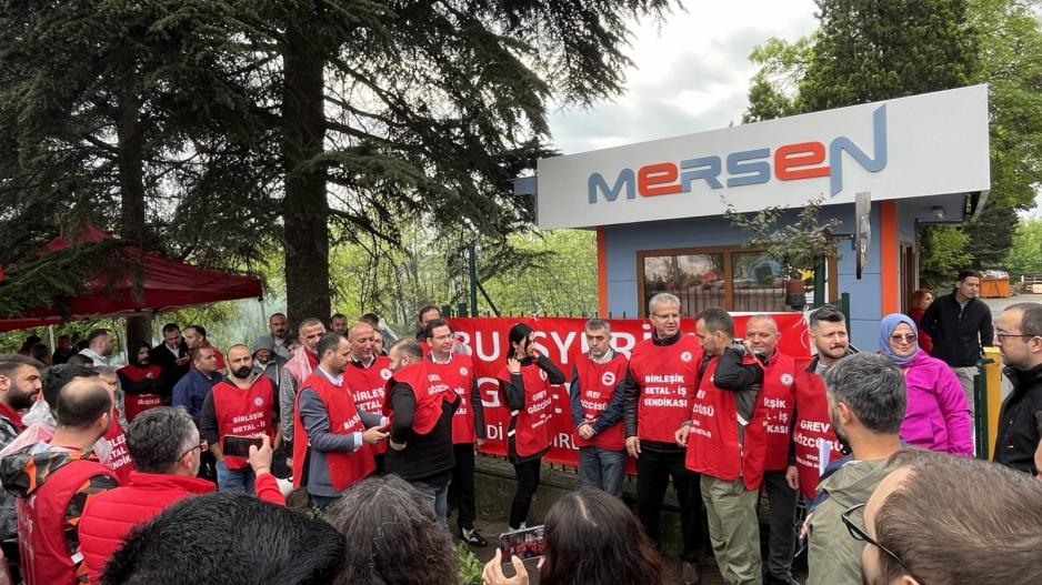 Mersen grevi başladı: Mersen’e sendika halaylarla girecek